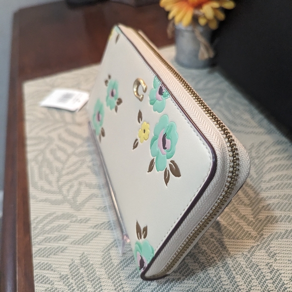 Coach wallet - Picture 2 of 10